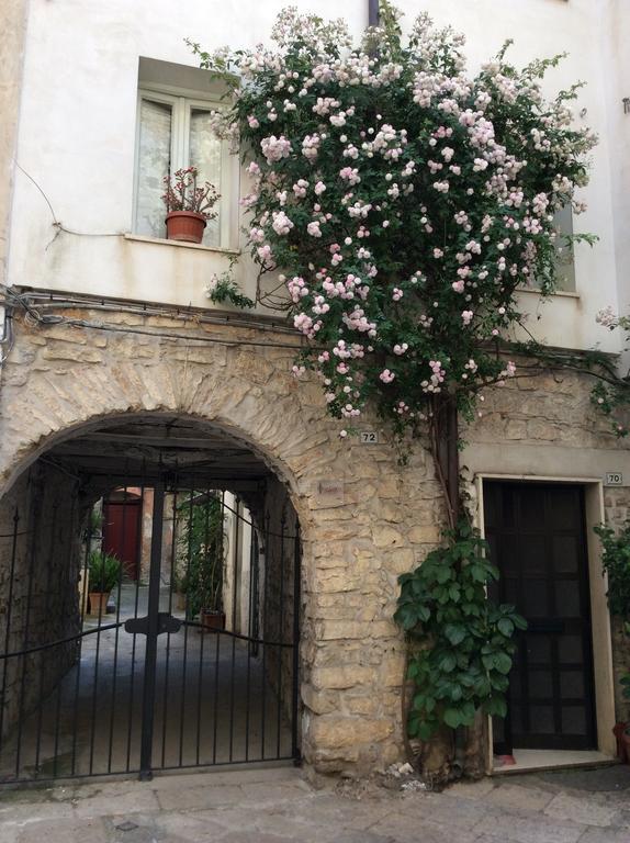 B&B La Corte Fondi Buitenkant foto