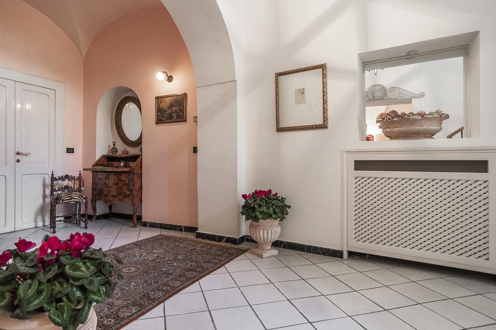 B&B La Corte Fondi Buitenkant foto
