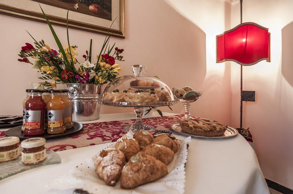 B&B La Corte Fondi Buitenkant foto